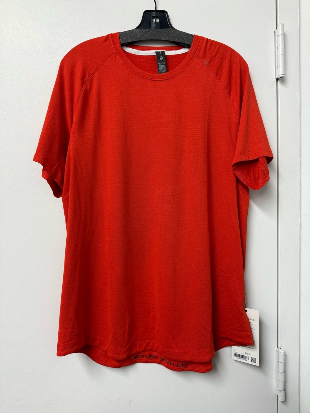 LuluLemon Men’s License to Train Short Sleeve in Cherry Ember